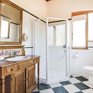 Lodge Queen Room Spa Bath